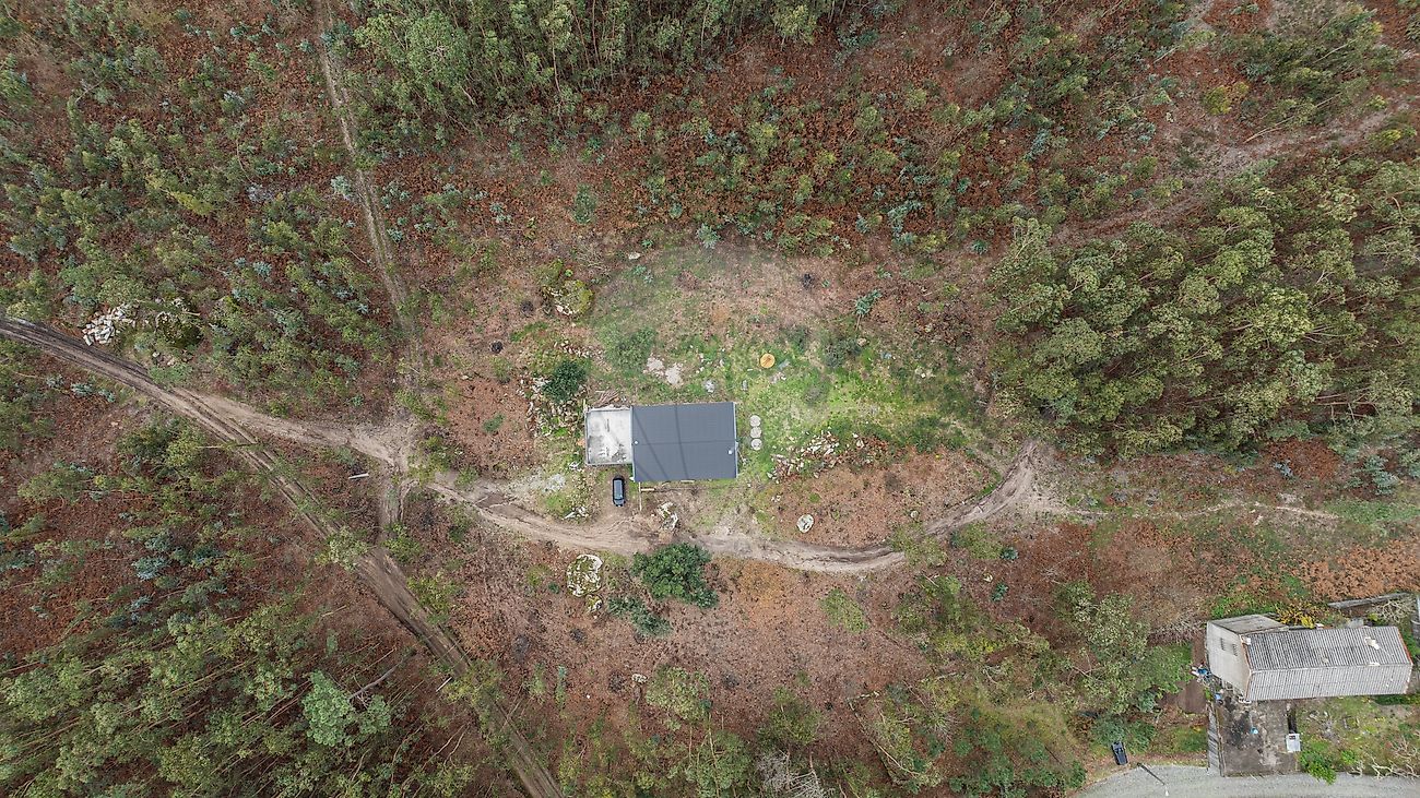 Vista aérea de drone de moradia moderna T3 para venda em Figueiredo Braga