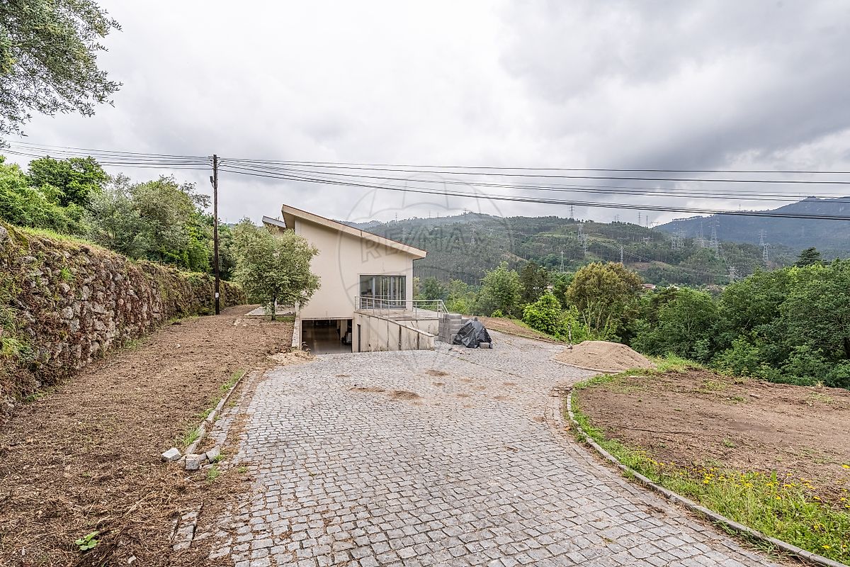 Entrada moradia t3