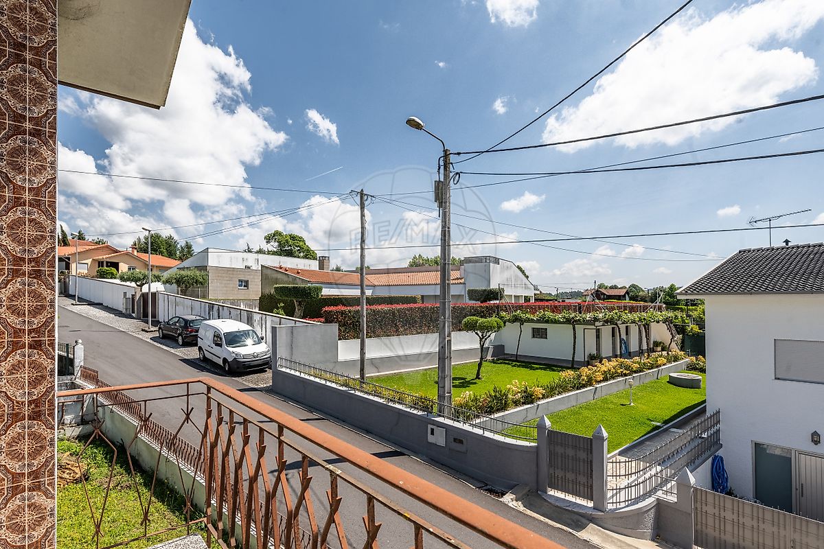 Vista detalhada da varanda da moradia com excelente exposição solar