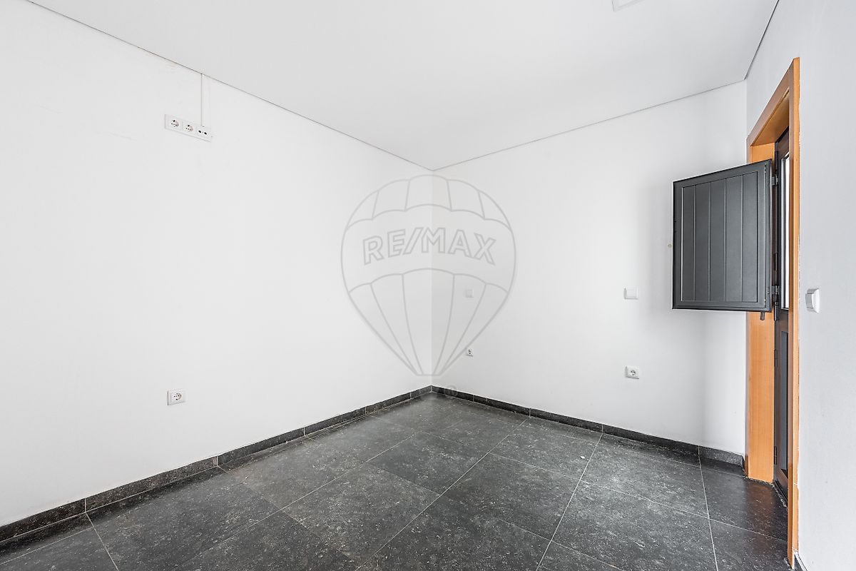 Interior renovado da moradia T1 pronto a habitar ou rentabilizar