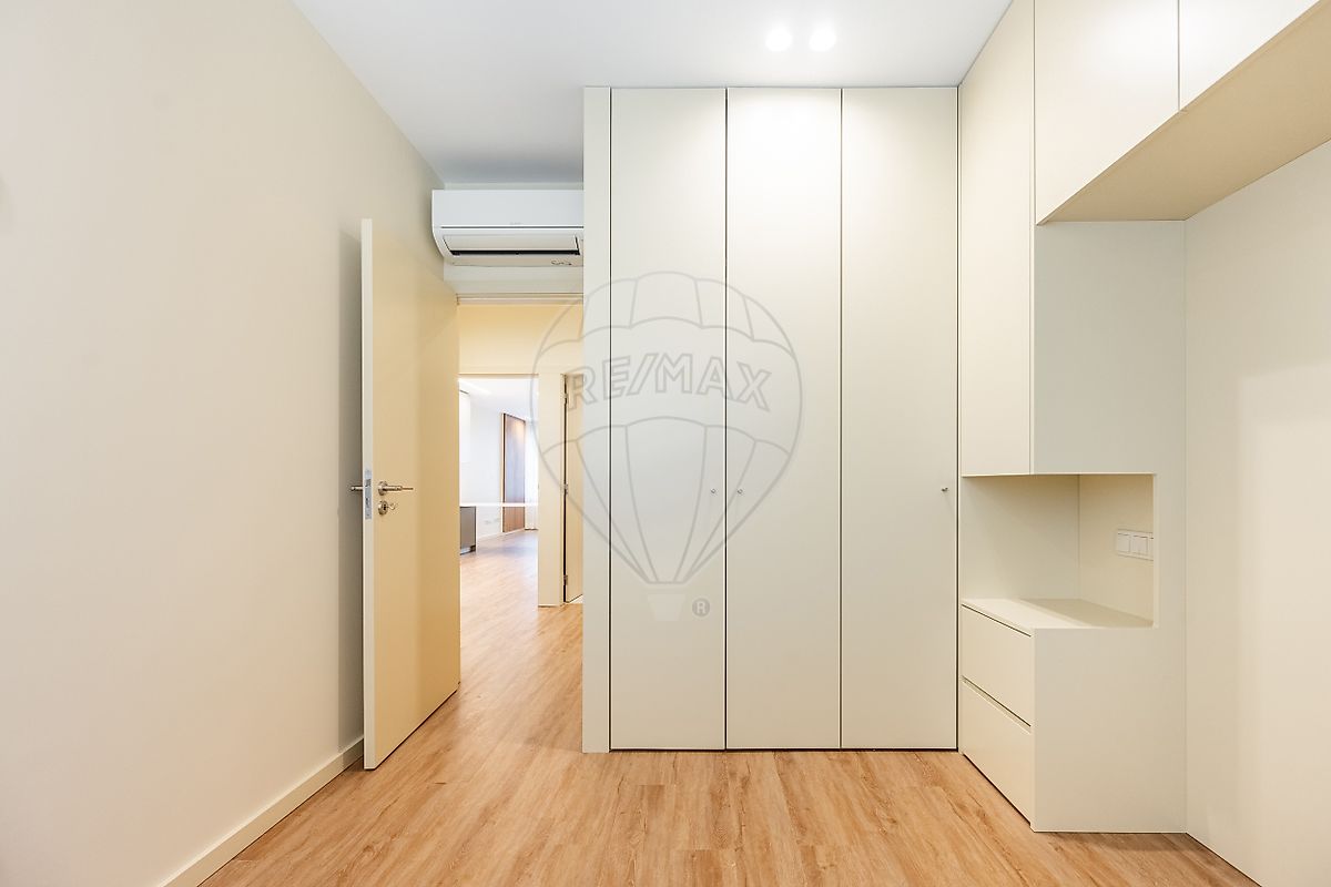 Quarto adicional mobilado com excelente aproveitamento de espaço interior
