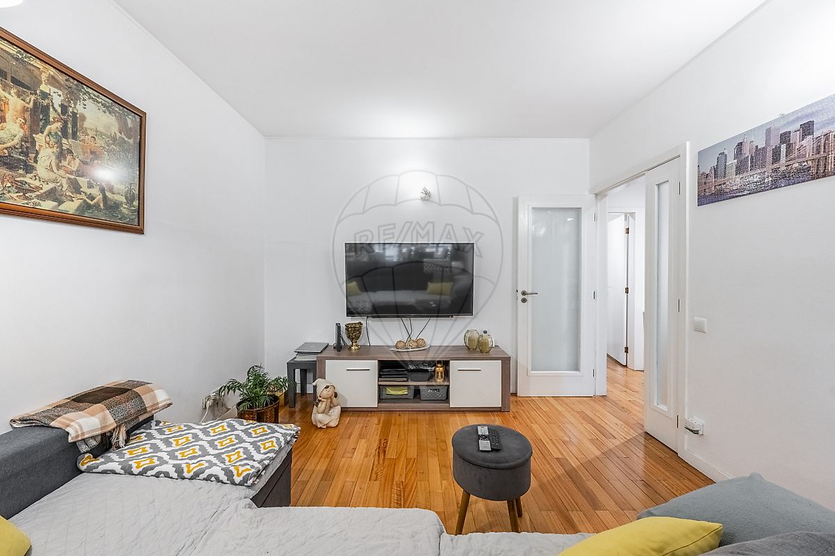 Apartamento T2 em Creixomil